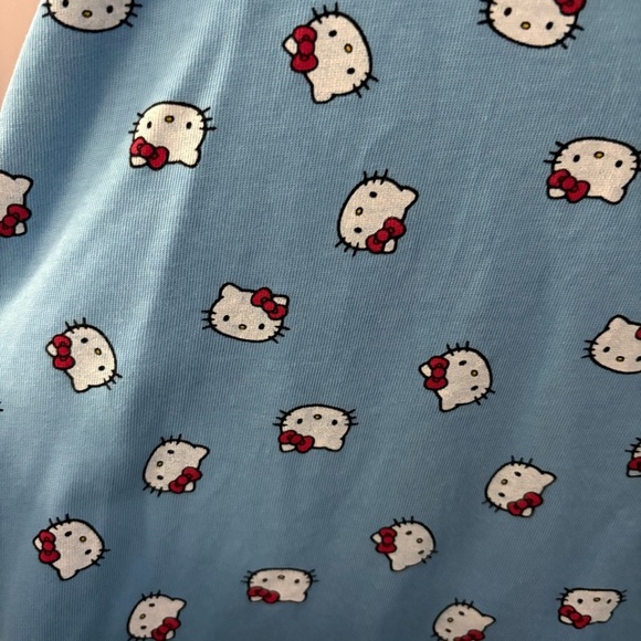 NIKE x HELLO KITTY sz M Tshirt AOP University Blue Short Sleeve DR5519 - Picture 4 of 9